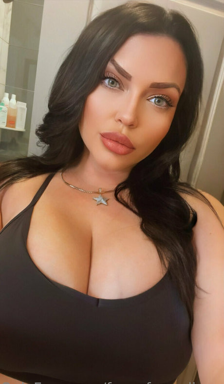 fansofmandimay onlyfans nude tits