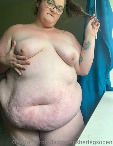 ladykeepsherlegsopen new onlyfans leaks