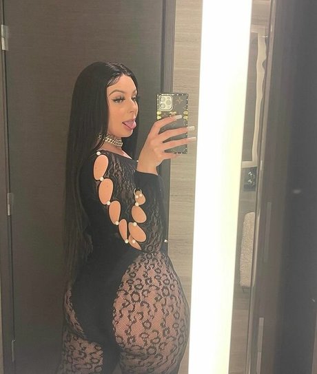 lilyaurora official onlyfans nude