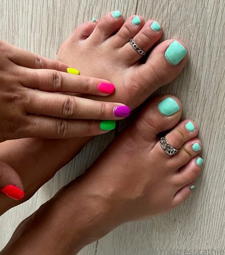 mistresscathie naked on onlyfans