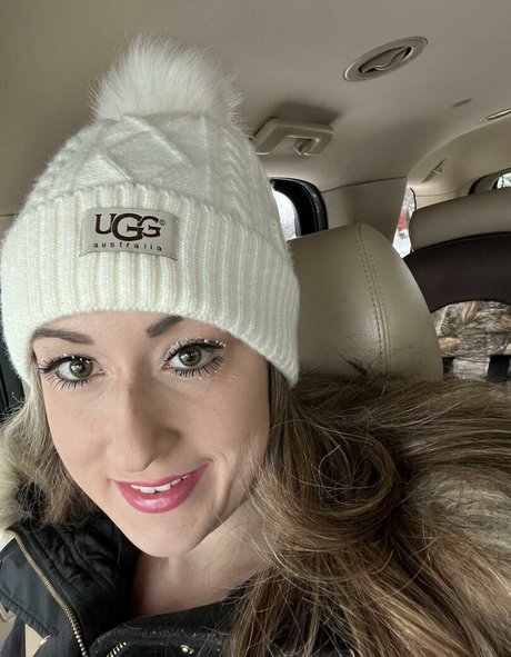 Momdd98 leaks only fans