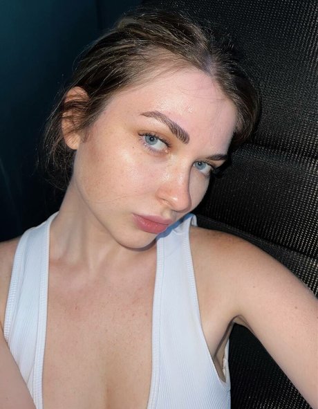 Arina Berdnikova is on onlyfans