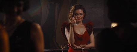 Emma Mackey onlyfans pic