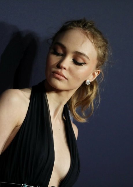 Lily Rose Depp onlyfans nude tits