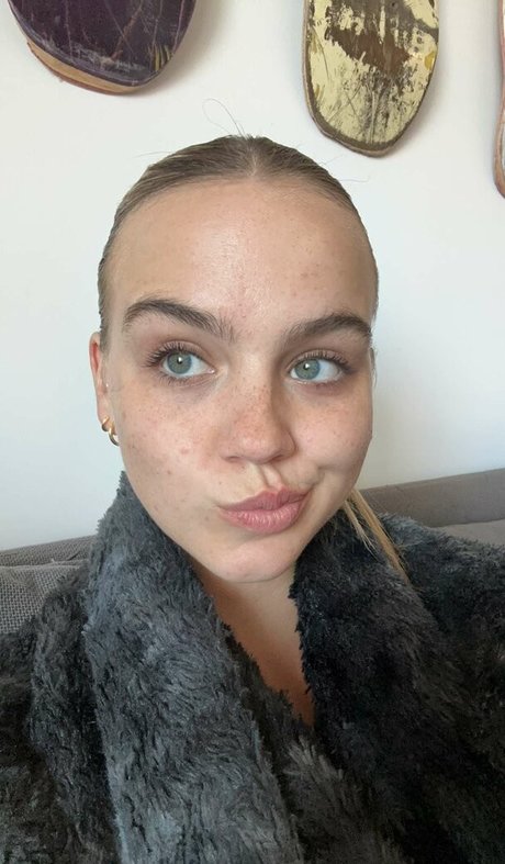 big tits goth onlyfans free porn snapshot