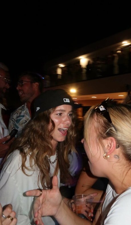 Emma Brooks onlyfans leaked