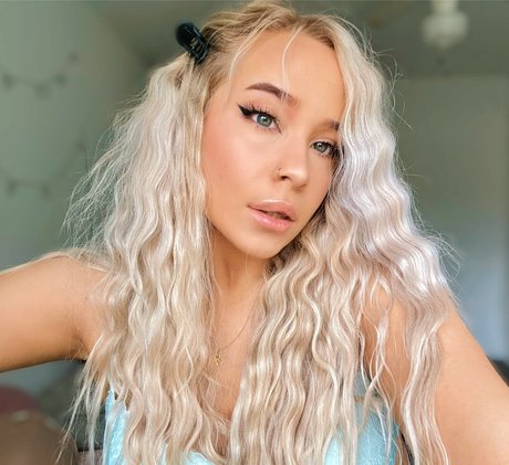 gloryhole wife onlyfans art naked scan