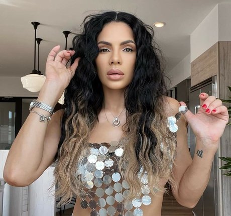 NinaUnrated nude on onlyfans