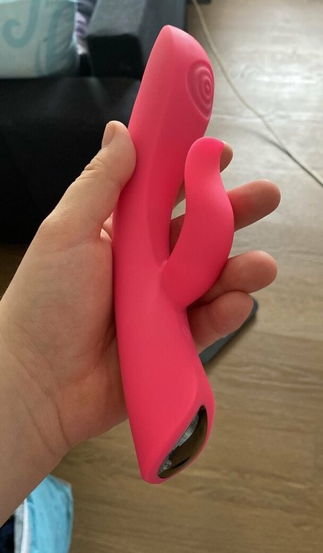 giant tits onlyfans pornographic selfie