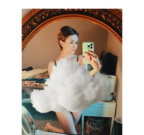 girloncinema Profile pic