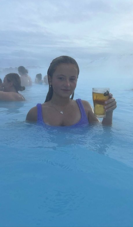 Daisy Campbell onlyfans naked