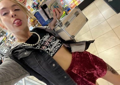 sweetcakes11 onlyfans nudes leaked