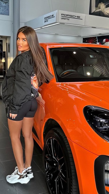 Mia Woodhall pics onlyfans