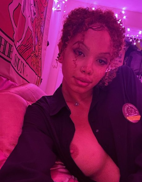 ms jade26 nude on onlyfans