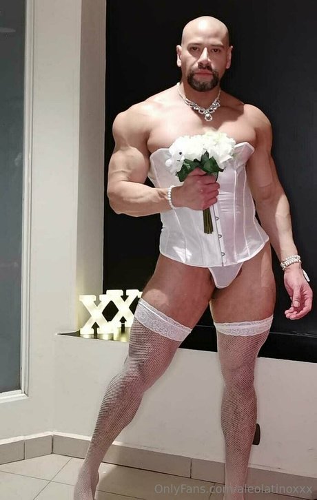 aleolatinoxxx onlyfans model photos