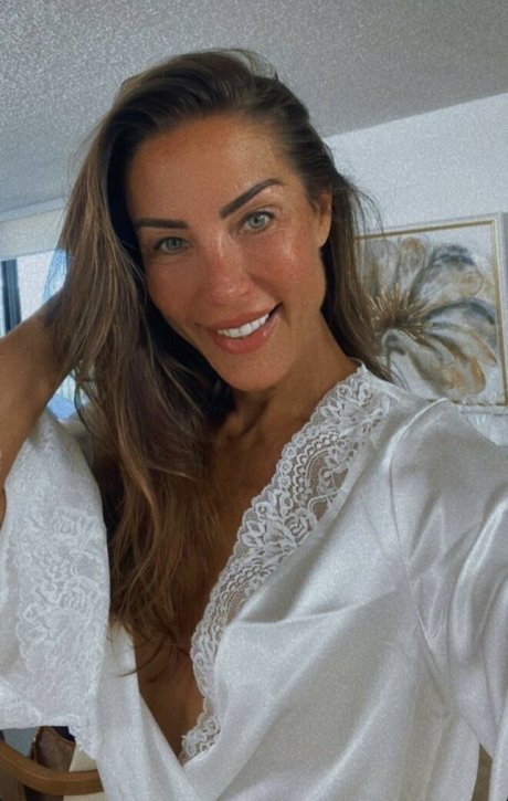 Fernanda Agnes onlyfans nude tits