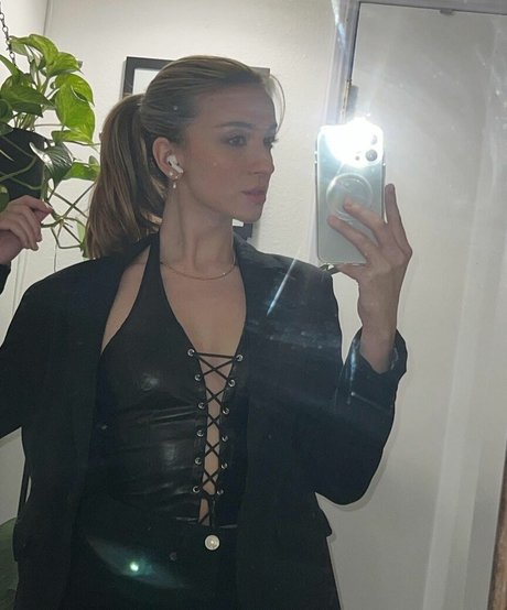 Novaleesi only fans leak porn