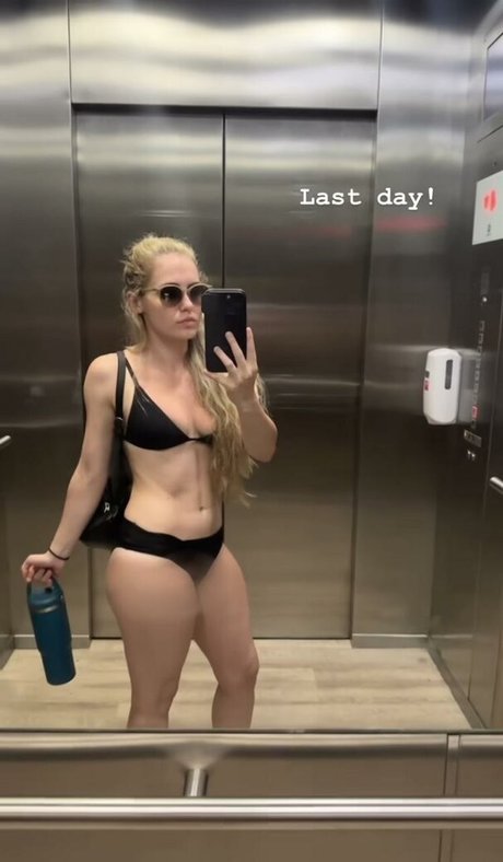 Nicki Taylor nude onlyfans pics