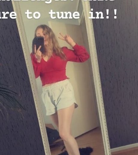 lauraa onlyfans nude leak