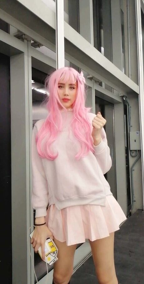 Kura Onee san onlyfans striptease