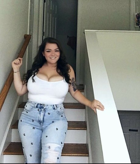 cbeezeec onlyfans nude tits