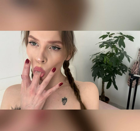 beautiful face onlyfans nudes gallery