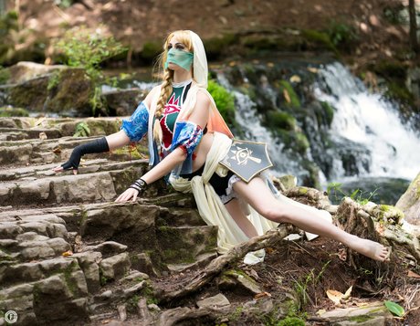 CrystAAHHL Profile pic