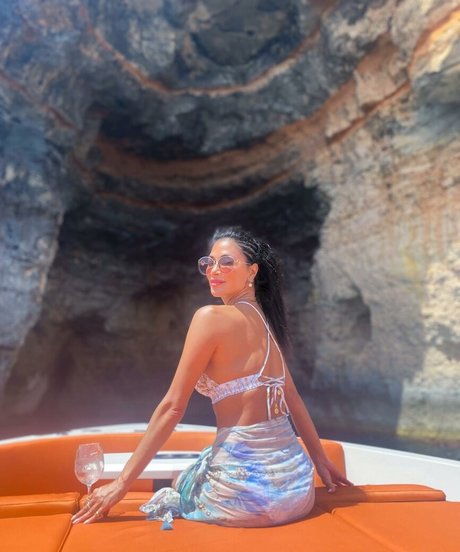 popular trans onlyfans hot nude photo