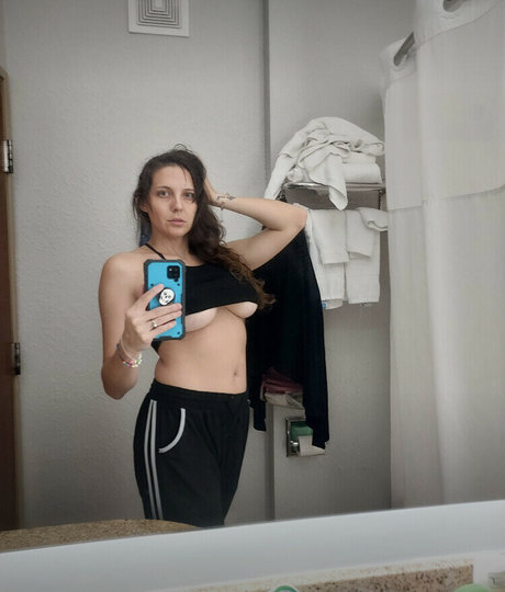 Sadie Holmes onlyfans leaks