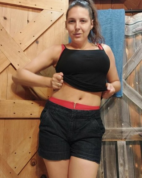 Sadie Holmes onlyfans leaks.