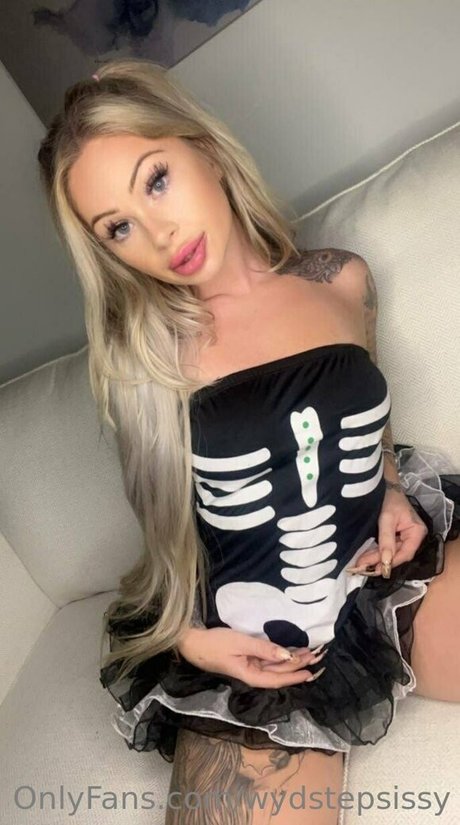 wydstepsissy onlyfans naked leak