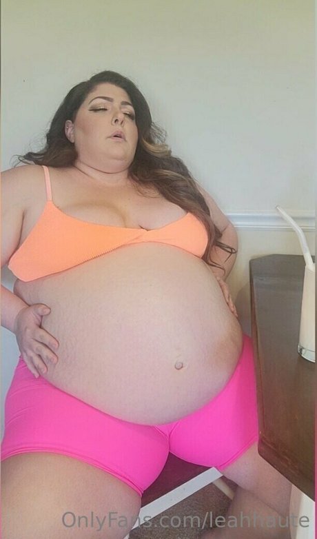 leahhaute onlyfans model