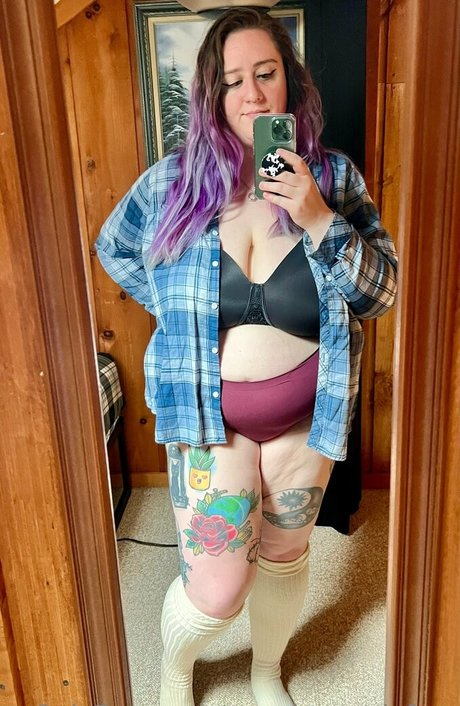 naughtynyxiefree onlyfans nude photos