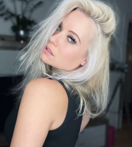 Steffi Landerer naked onlyfans leaked