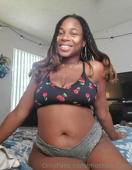 mochaaugust nude onlyfans