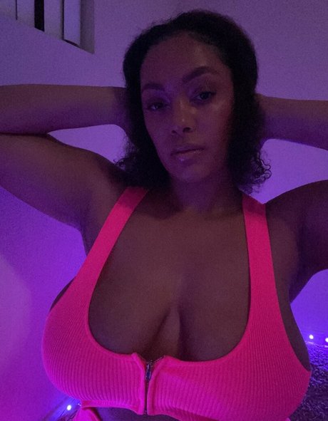 famousaria onlyfans content type