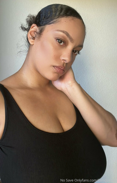 famousaria only fans review