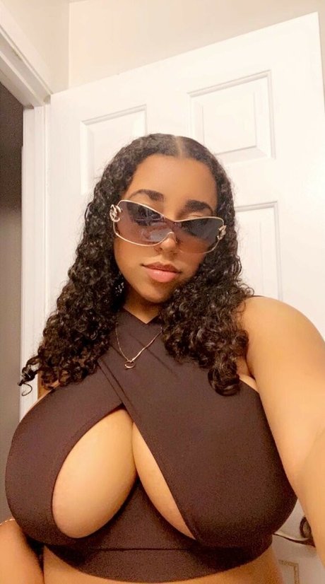 tesssabearrr onlyfans hot