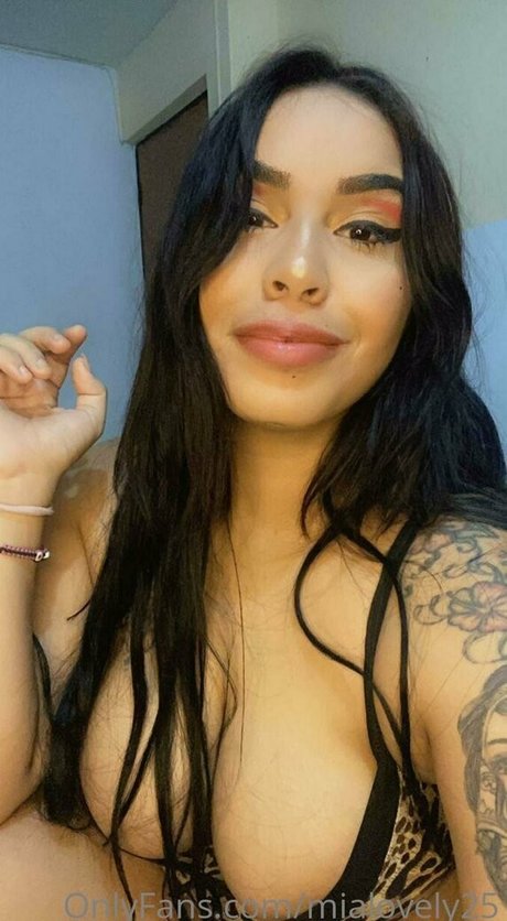 mialovely25 onlyfans leaked