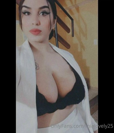 mialovely25 only fans naked