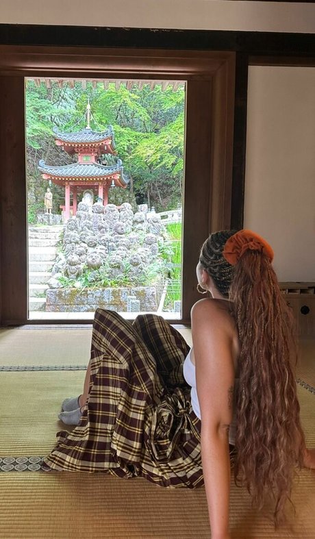 Ella Eyre onlyfans sextape