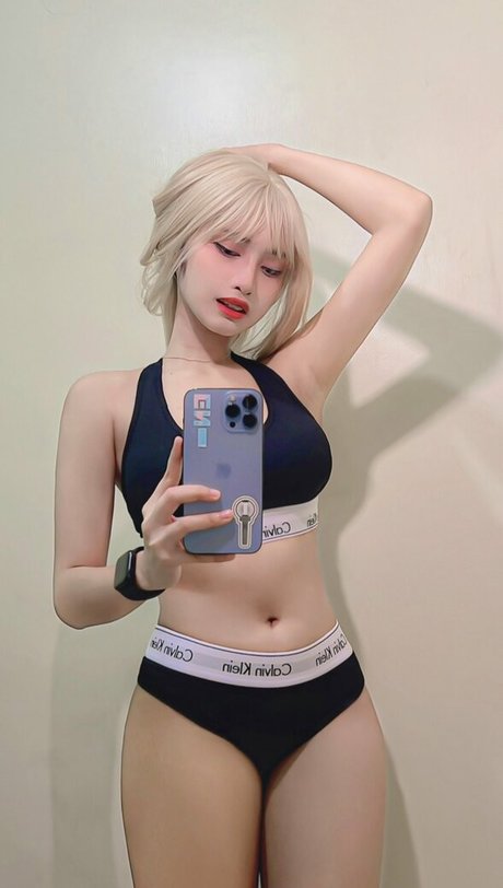 Hayami Haru_ onlyfans star