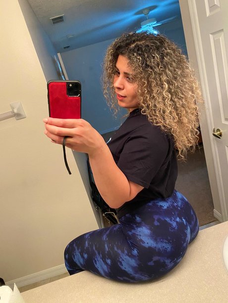 JustYeliz free onlyfans porn