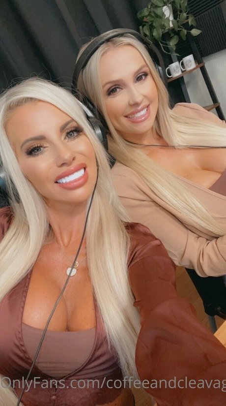 coffeeandcleavage boobs onlyfans