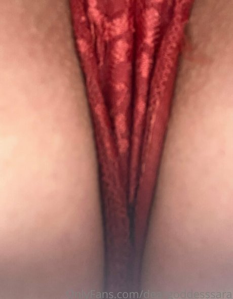 deargoddesssara onlyfans strip tease