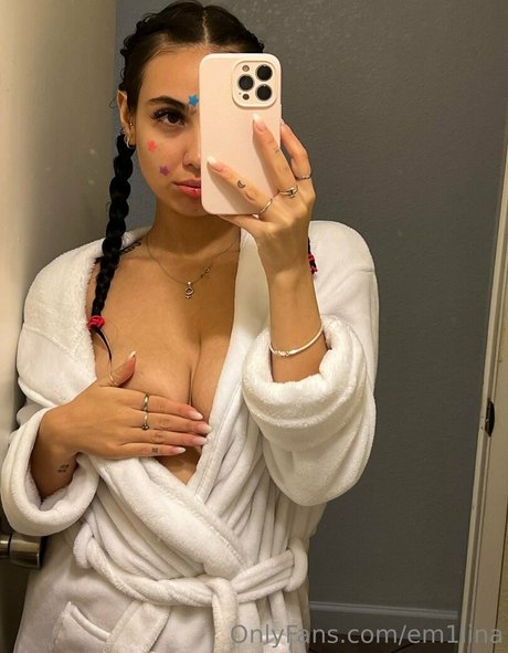 em1lina onlyfans ass