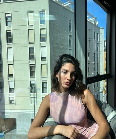 teen dildo onlyfans free naked self-portrait