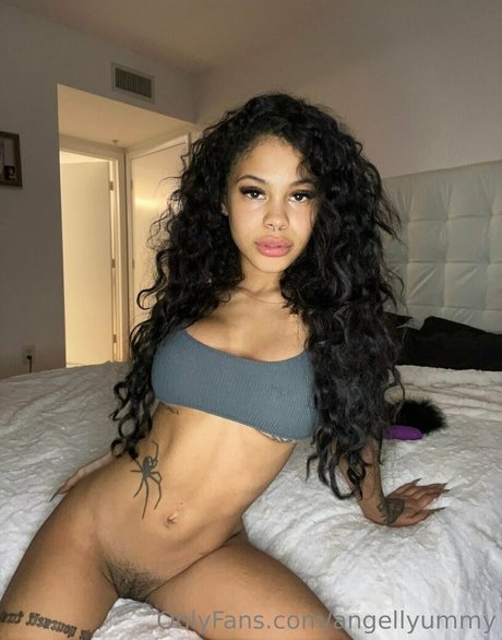 angellyummy onlyfans model