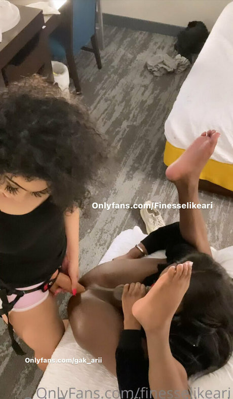 finesselikeari onlyfans pic