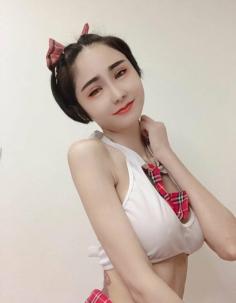 valentine8 official onlyfans explicit content